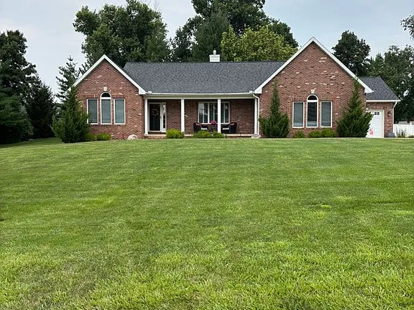 1085 Finley Ave, Mt Zion, IL 62549