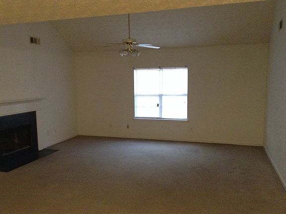 3rd image of 1700 Riverchase Circle East NE