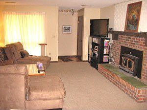 3rd image of 831 Oak Lawn Dr