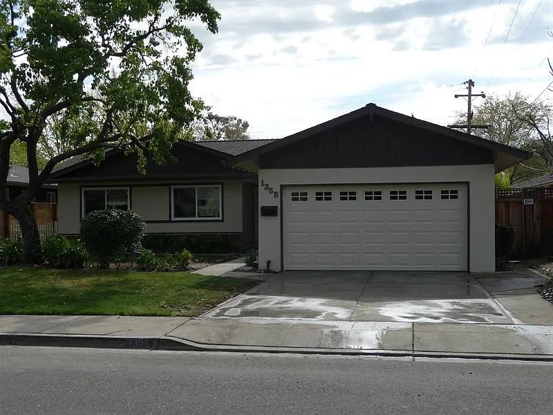 1355 Martha St photo 1