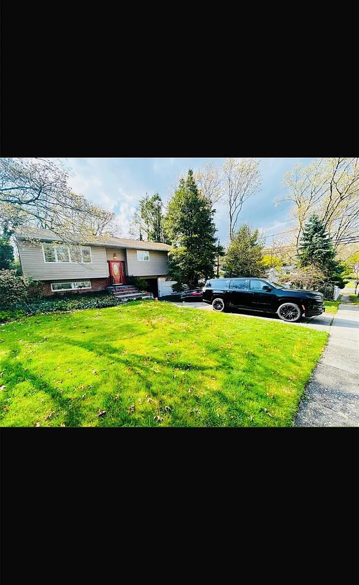 4 bed, 1.5 bath, 1800 sqft, $4,900 — Photo 2