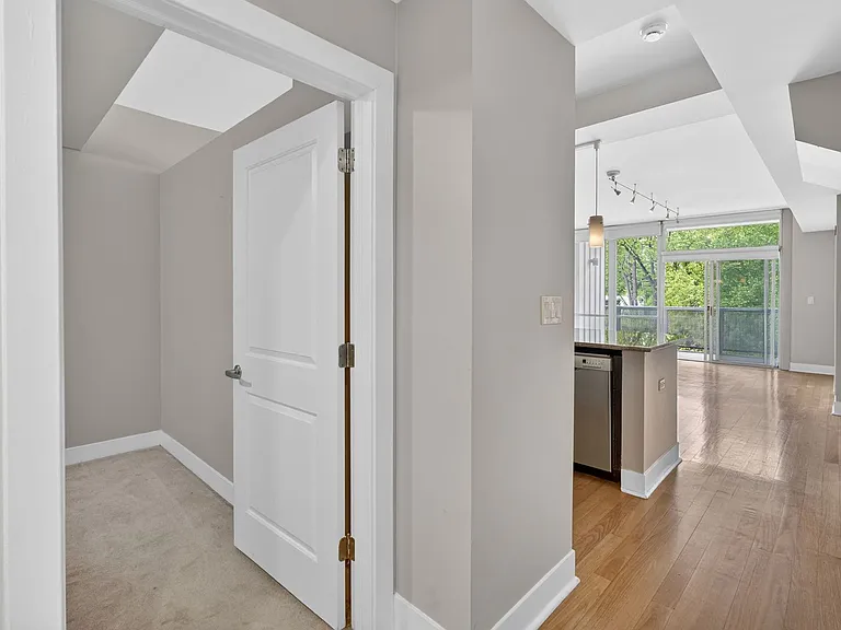 525 Kedzie St — Photo 32