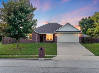 11483 Giles Rd, Farmington, AR 72730