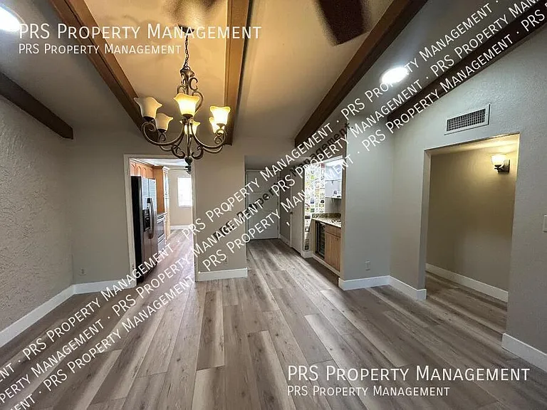 5100 N Miller Rd #11 — Photo 9