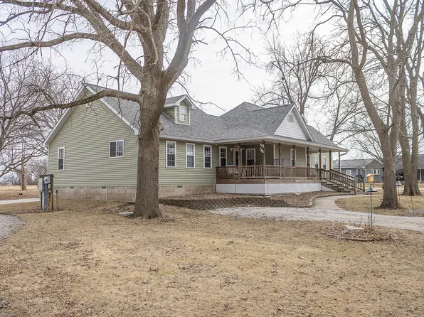 309 S Euclid St, Colfax, IL 61728