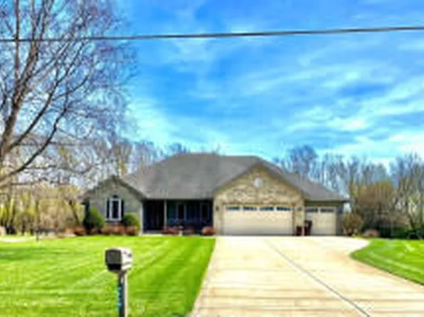 655 S 150 E, Kouts, IN 46347