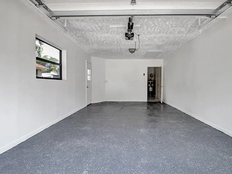 13540 Sedgwick Ave — Photo 43
