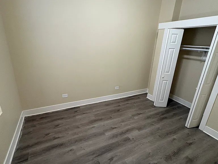 1117 S Troy St #1R — Photo 8