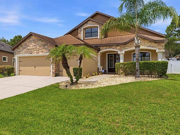 3rd image of 2723 Colewood Ln