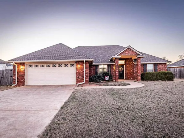 89 NE Deerfield Dr, Elgin, OK 73538