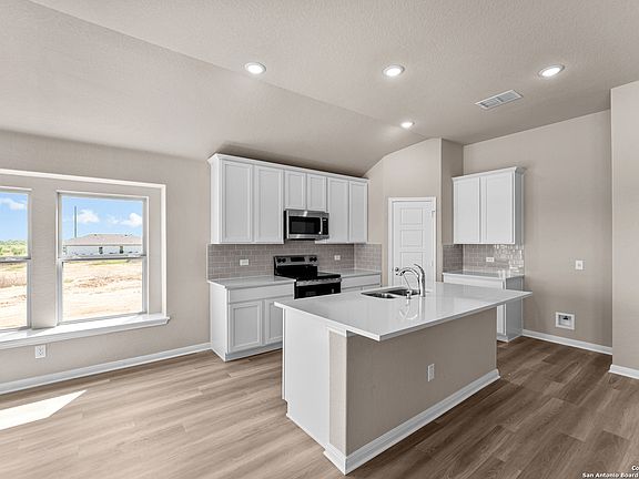 4th image of 112 Cheyenne Drive