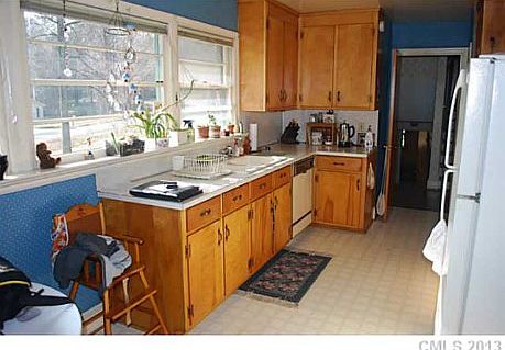3 windows overlook yard