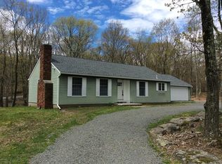 112 Shale Ridge Rd, Milford, PA 18337