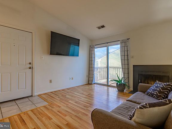 3rd image of 8617 Beekman Pl #17C