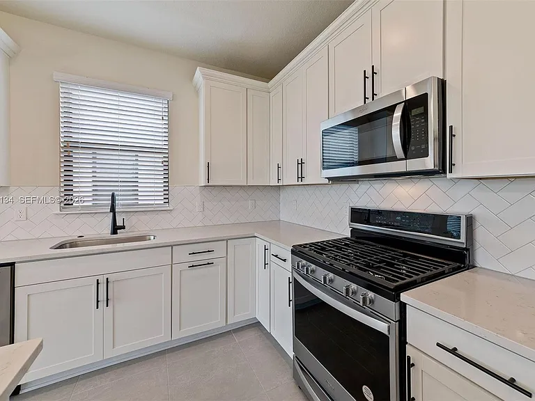 4470 Waterside Dr — Photo 7