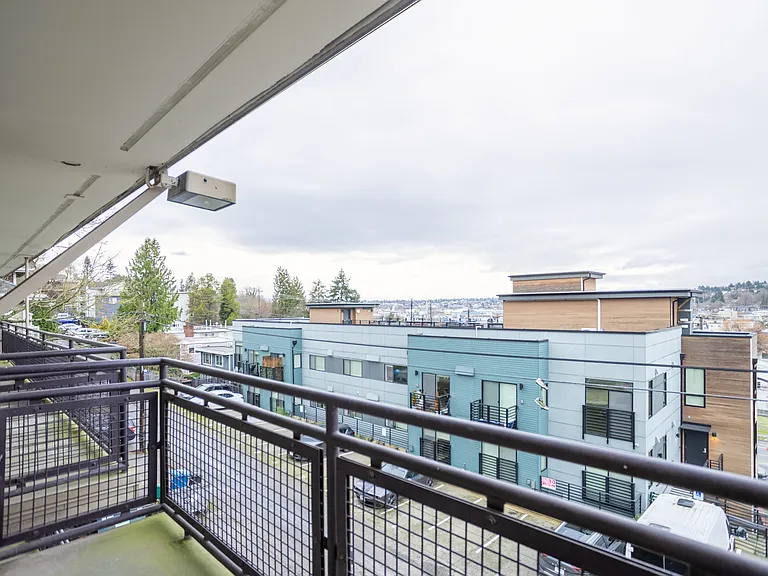 Emerson Apartments — Photo 14