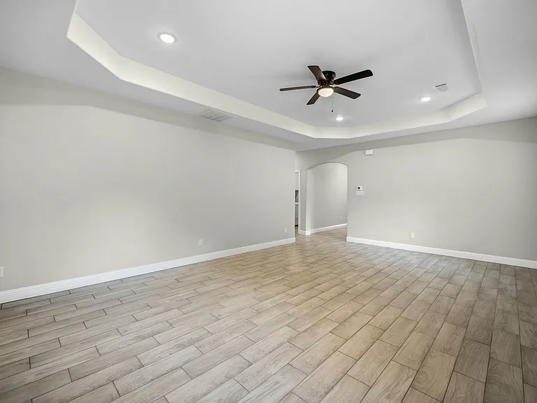 2125 Beaumont St — Photo 7