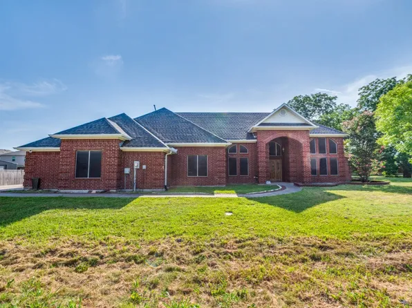 202 Wilkins St, Van Alstyne, TX 75495