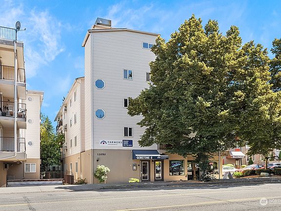 3rd image of 12050 15th Avenue NE #201
