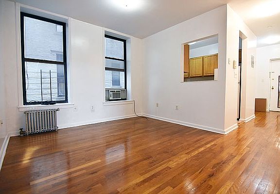 2nd image of 451 W 166th St #B3