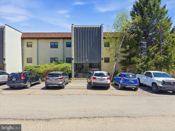 146 Foxfire Dr APT 101, Mount Pocono, PA 18344
