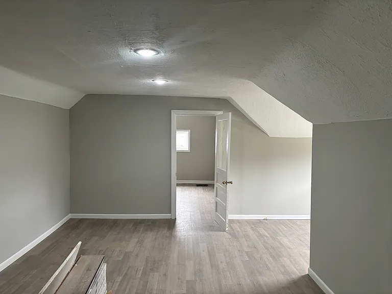 73 Main St — Photo 7