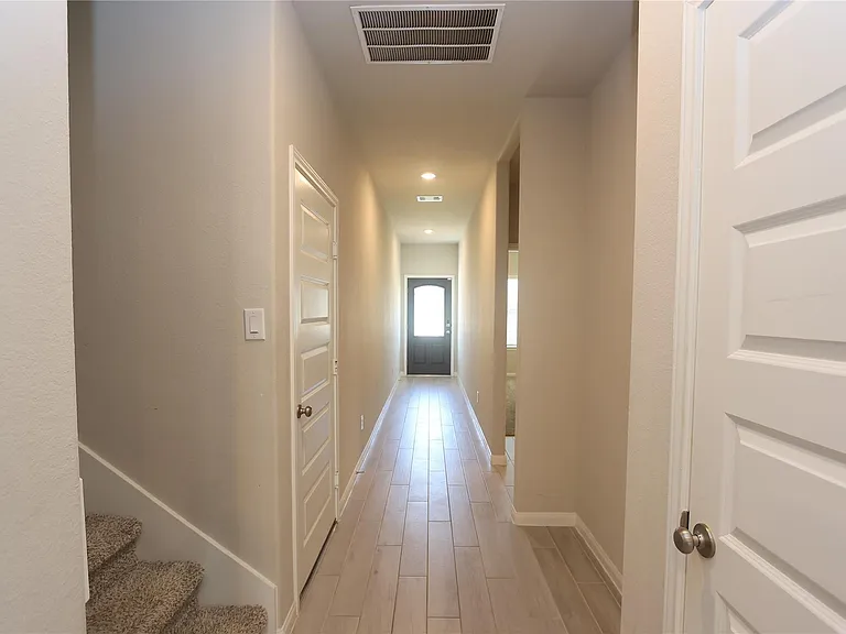 7219 Toluca Dr — Photo 2