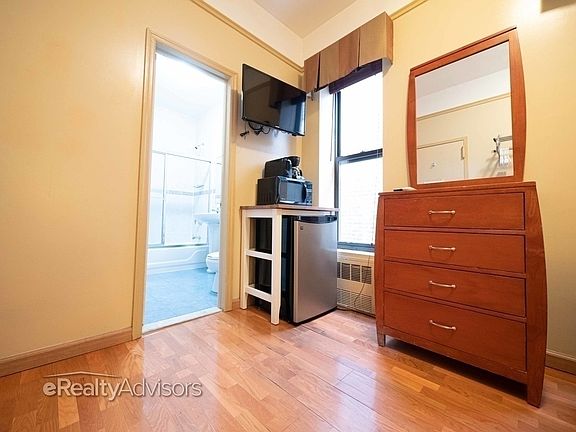 2nd image of 209 E 14th St #5K