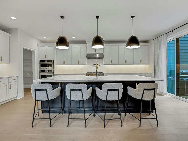 63 Samuel Way — Photo 3