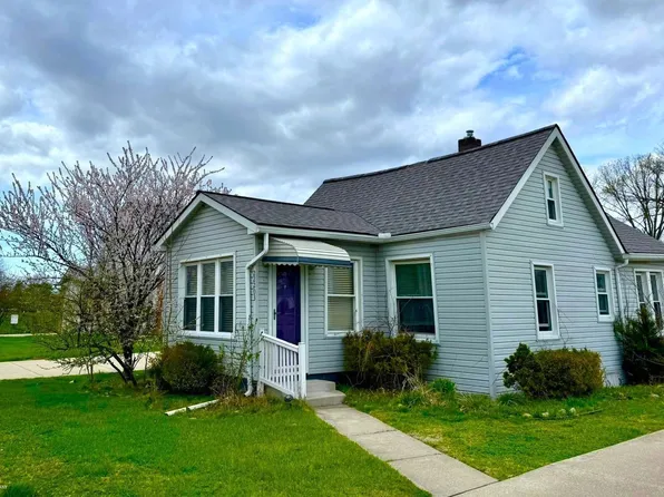 22203 Masonic Blvd, Saint Clair Shores, MI 48082