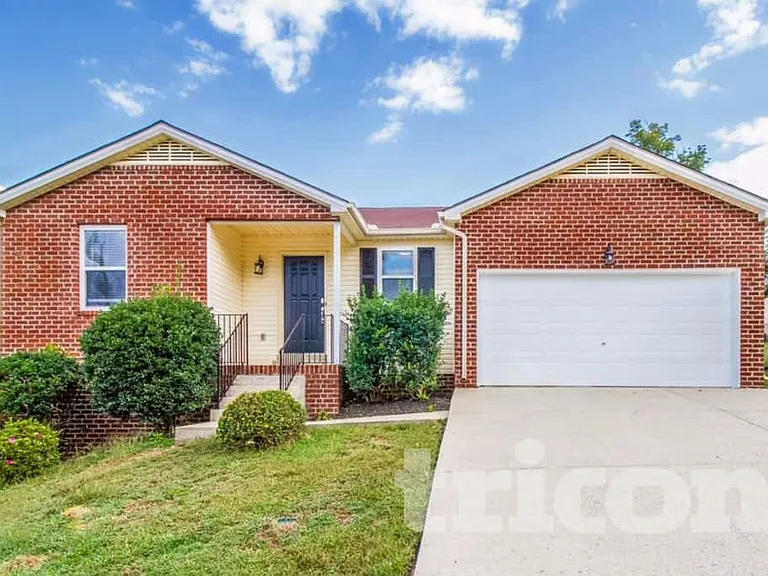119 Bradford Cir — Photo 1