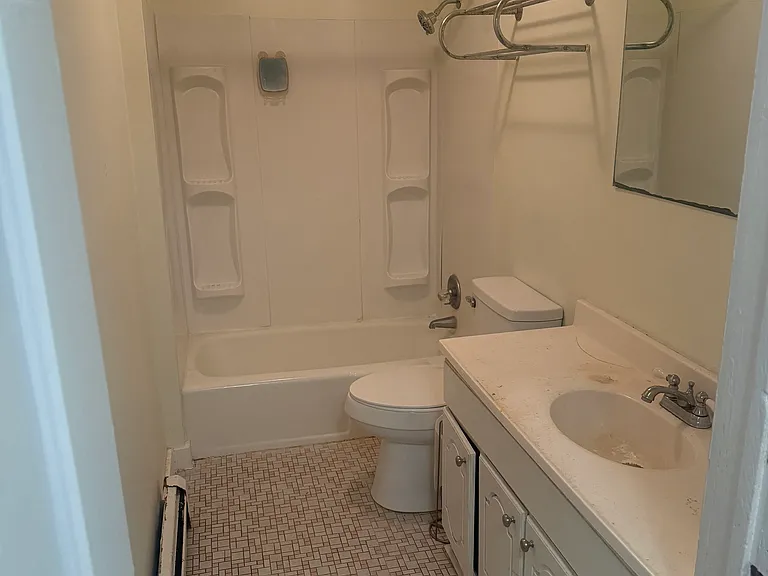 318 Washington St — Photo 5