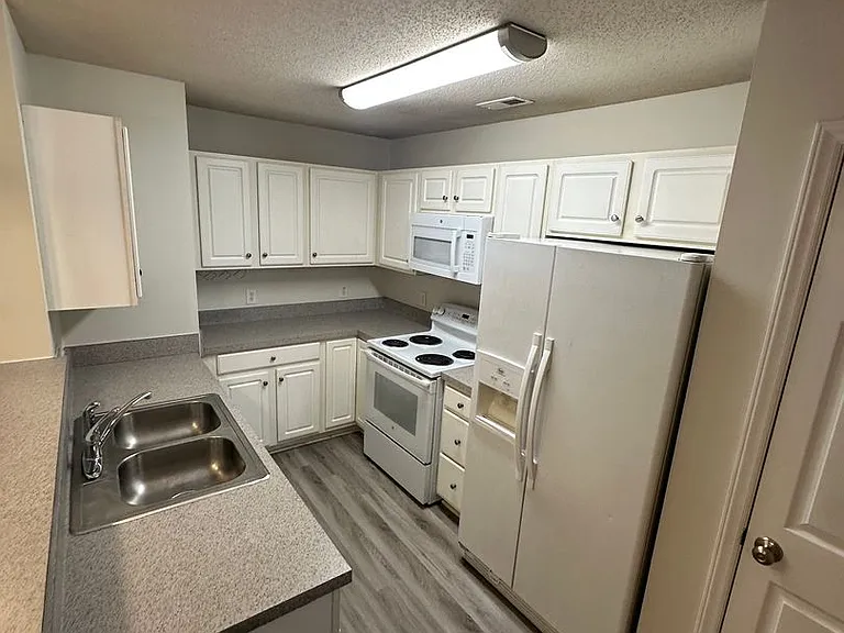 3475 Forestdale Dr #2B — Photo 6