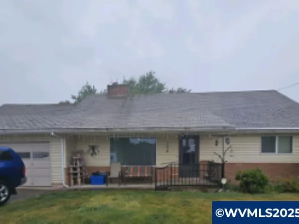 1910 Hardcastle Ave, Woodburn, OR 97071