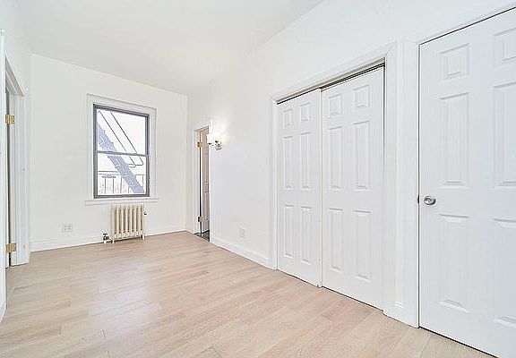 5th image of 862 Union St APT 5C
