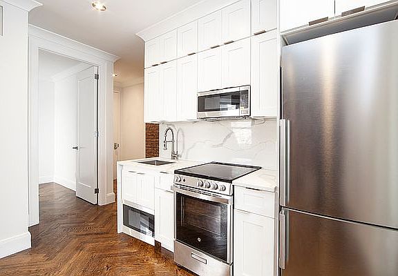 2nd image of 25 Grove St #22