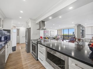 100 Canyon Ave #906, Toronto, ON M3H 5T9