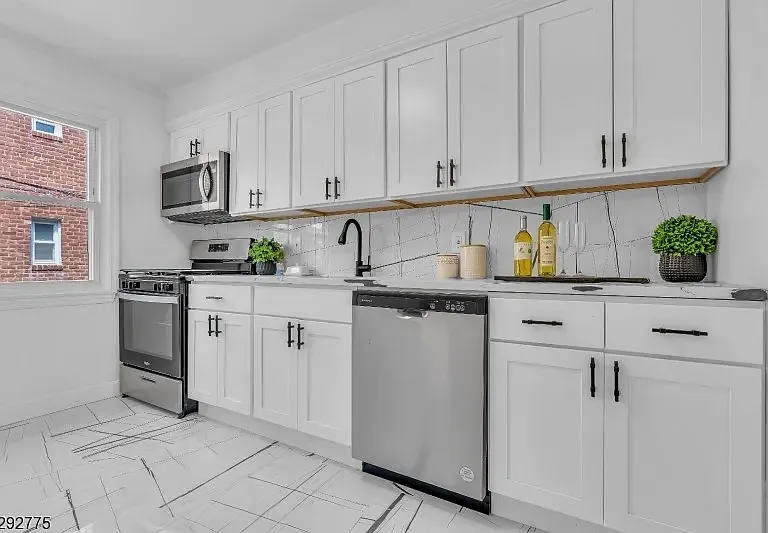 178 Tuxedo Pkwy #1 — Photo 6