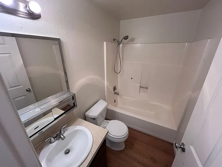 795 Elm Ave — Photo 19