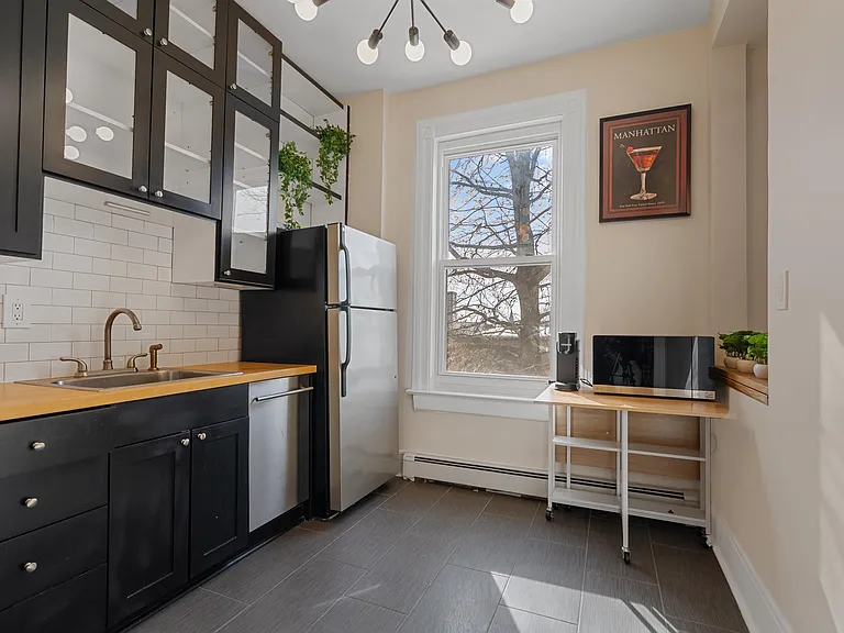 155 Bowers St #3 — Photo 6