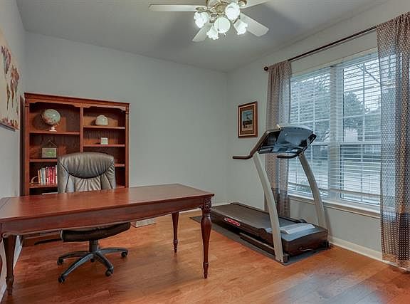 5th image of 5821 Cypress Cove Dr