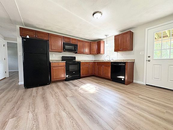 2nd image of 23 Boston Rd #B