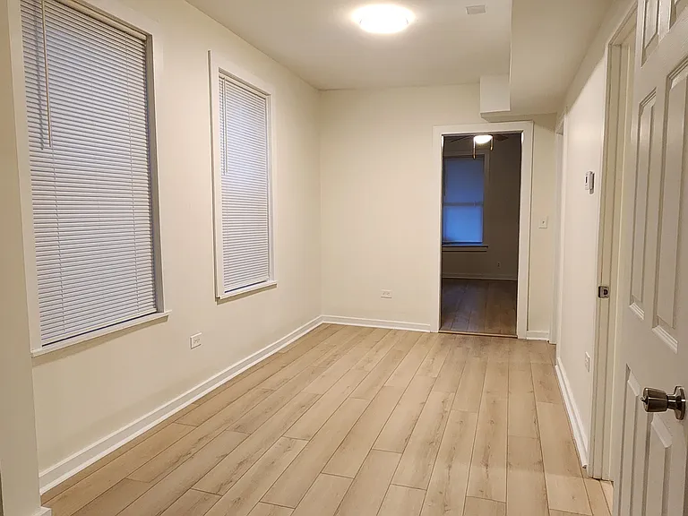 2525 W Lyndale St #1F — Photo 10
