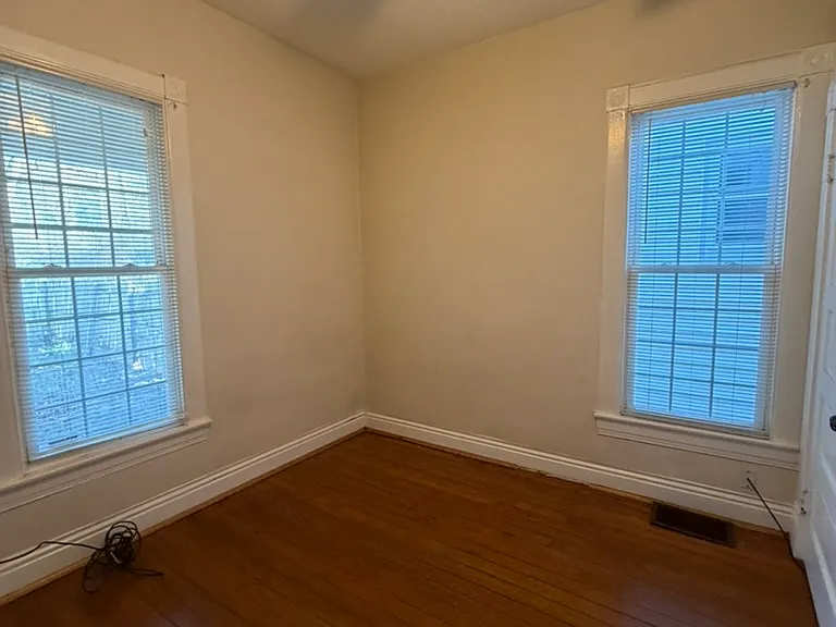 427 Montana Ave — Photo 17