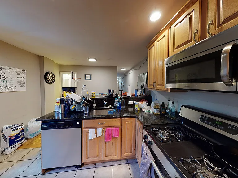 83-85 Windsor St #1A — Photo 2