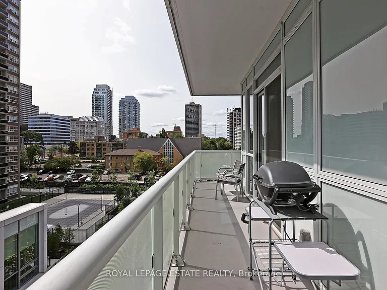101 Erskine Ave #510 — Photo 21