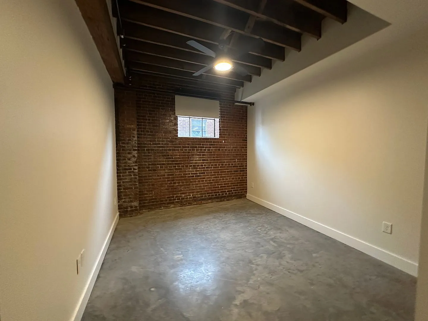 3 bed, 3.0 bath, 1920 sqft, $2,025 — Photo 3