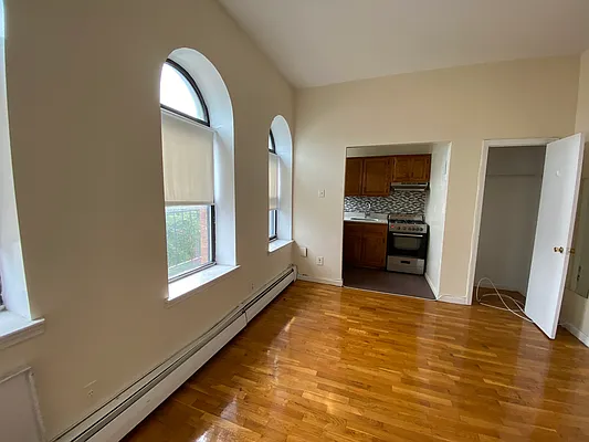 Rented by Lang Realty LLC | media 2