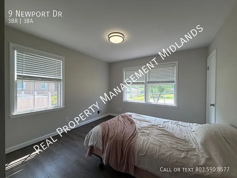 9 Newport Dr — Photo 12