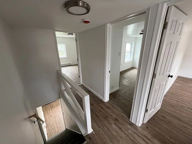1143 Eynon St — Photo 26